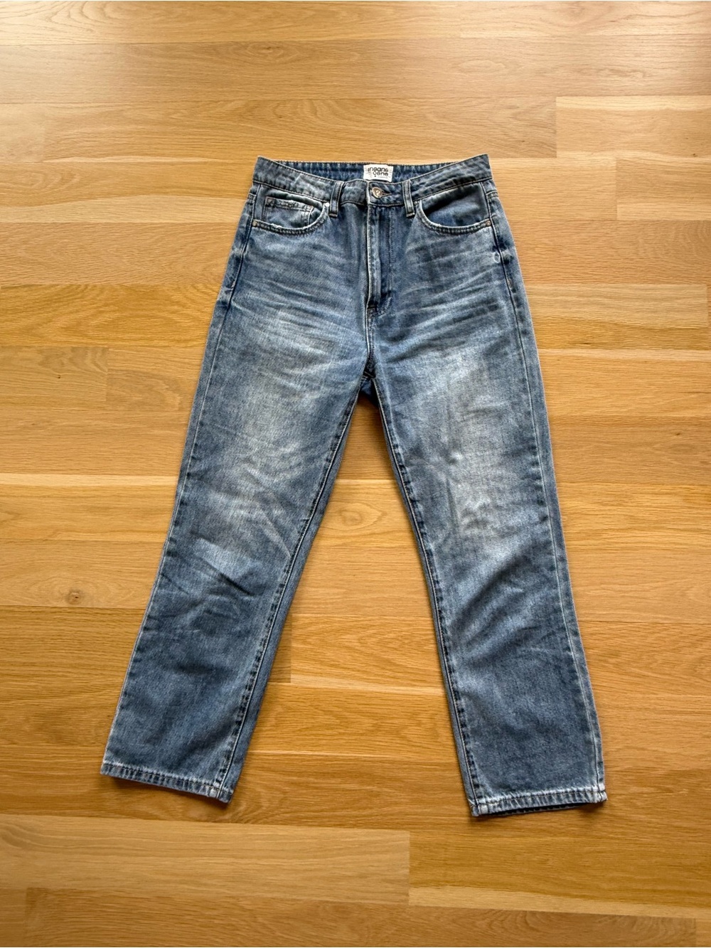 Women’s Straight Leg Washed Blue Jeans